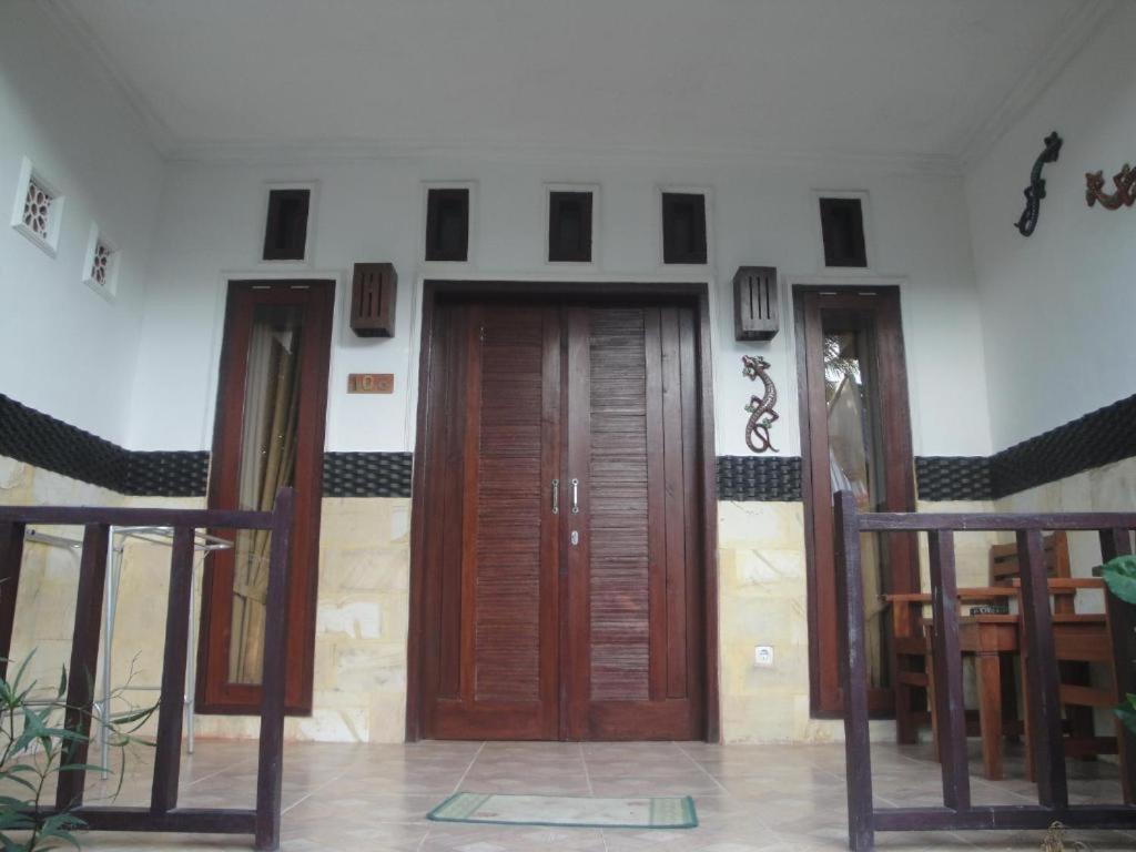 Five Time Home Stay Гили-Эйр Экстерьер фото